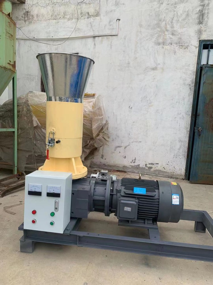 High-capacity animal feed pelletizer High-capacity animal feed pelletizer