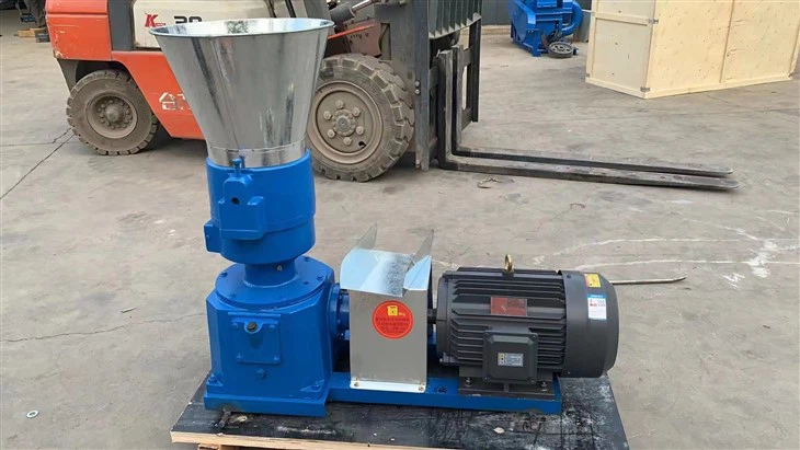 Компактна машина для гранулювання тирси